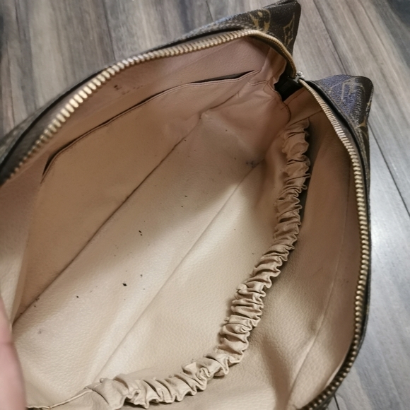 Louis Vuitton GM size make up bag - Picture 9 of 13